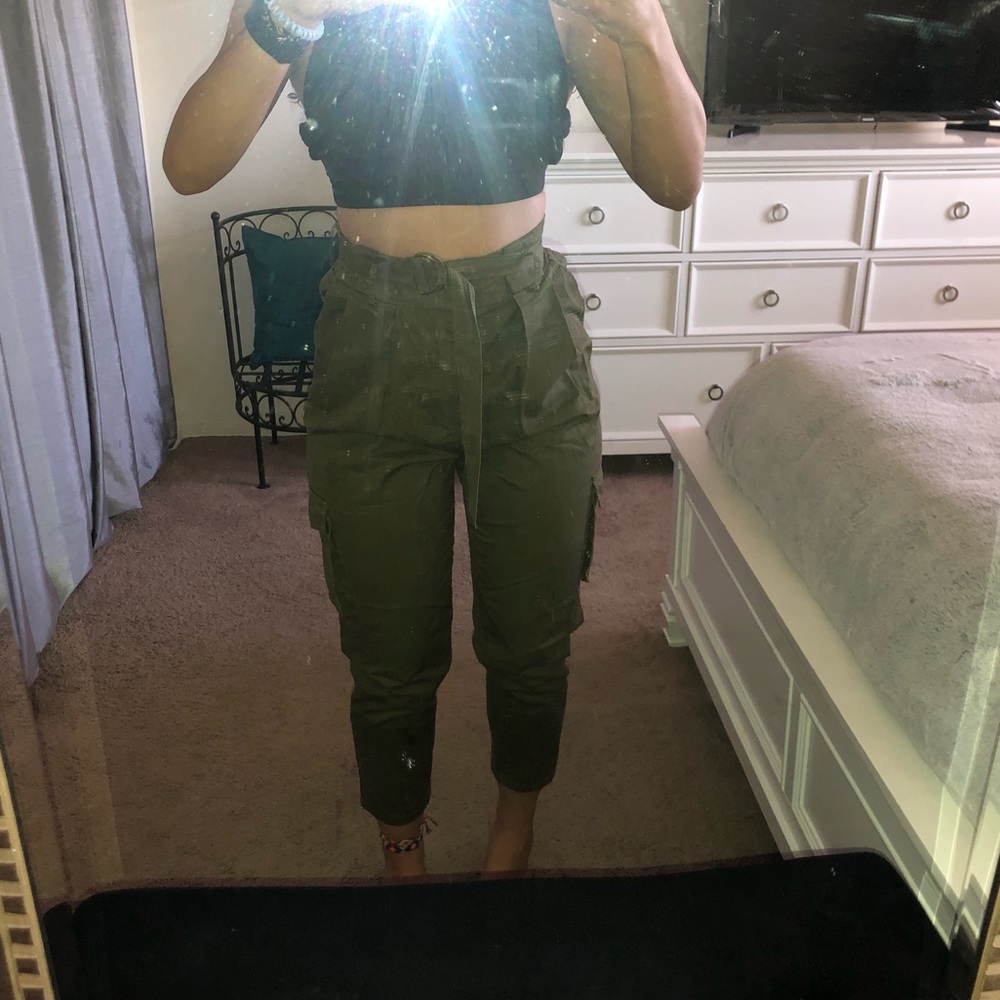 𝘾𝙖𝙧𝙜𝙤 𝙥𝙖𝙣𝙩𝙨 - Picture 3 of 4
